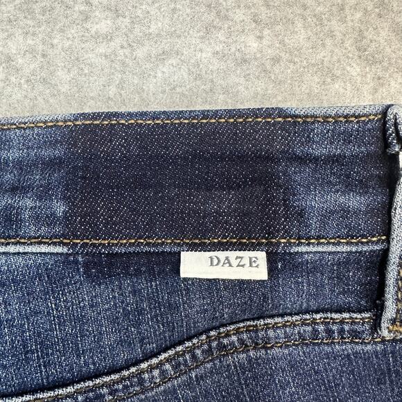 Daze Denim Jean SZ 26 Dark Wash Bestie Repreve Lovergirl Mid Rise Roller Stretch - Picture 6 of 16